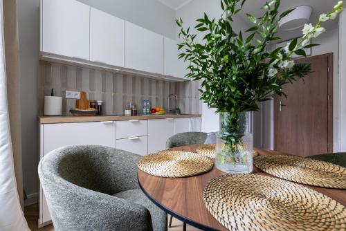 Monciak Comfort - Hipodrom by OneApartments - image 3