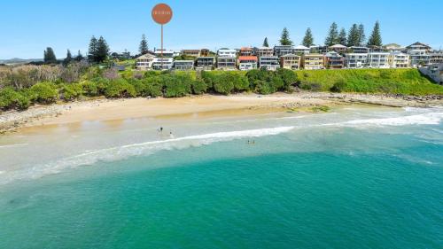 Como - Views Over Convent Beach - Holiday Yamba, Yamba