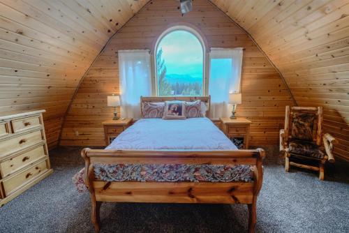 Forest Edge Retreat in West Yellowstone, USA