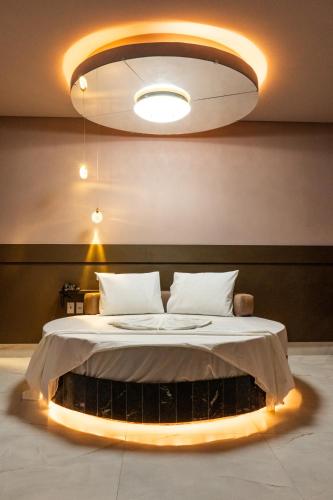King Suite image 5
