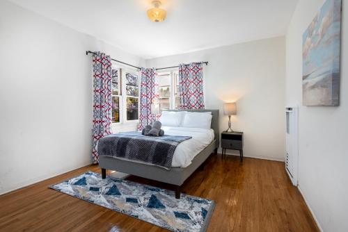 Modern Charming 1BR-Apartment with Hot Tub in Los Angeles, USA