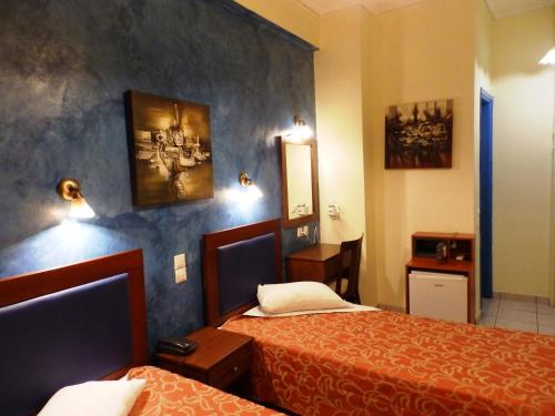 Twin Room image 4