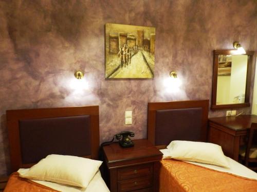 Twin Room image 2