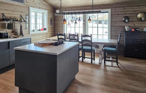 virtuve, Stunning Home In Eggedal With Wifi in Egedala