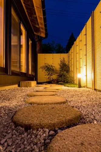 城下町家 茶庭 飛び石 BBQ 筍 金蔵Kinzo