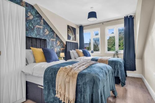 Ágy, Central Coventry Gem: Walk To Attractions Sleeps 9 in Foleshill