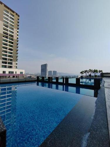 Landmark2 Spacious Studio w Wi-Fi Netflix in Cheras