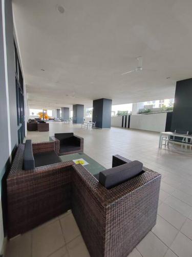 Landmark2 Spacious Studio w Wi-Fi Netflix in Cheras