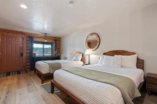 2 queen beds