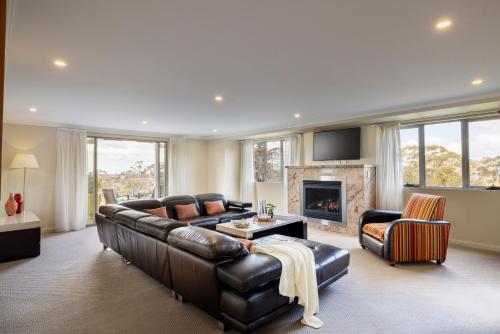 Shared lounge/TV area, Fairmont Resort & Spa Blue Mountains - MGallery by Sofitel in Blue Mountains