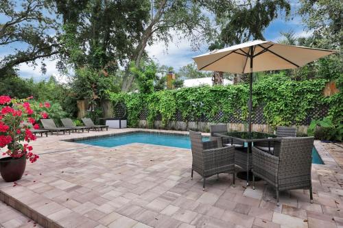 Coves End Heated Pool Tropical Oasis BBQ Sleeps 9 in St. Augustine, USA