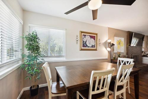 Family Retreat by Cardo - Sleeps 10 in National City (CA)