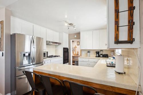 Family Retreat by Cardo - Sleeps 10 in National City (CA)