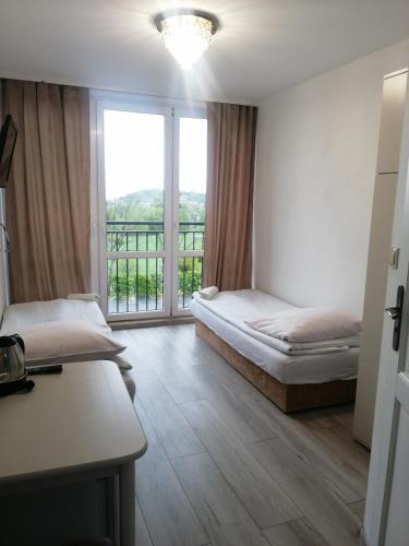 2 twin beds
