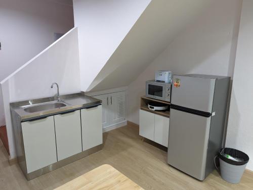 Cloud9 Hometel - Entire House 3BR 170m to BTS Private Quiet & Comfy, Bangkok (photo 9)