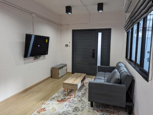 Cloud9 Hometel - Entire House 3BR 170m to BTS Private Quiet & Comfy, Bangkok (photo 5)