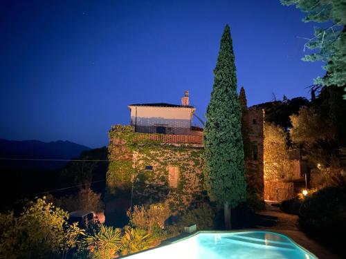 Viesnīcas āriene, Château de la Sybille, vue imprenable sur le Canigou et les Orgues d'Ille sur Têt (Chateau de la Sybille, vue imprenable sur le Canigou et les Orgues d'Ille sur Tet) in Vinca