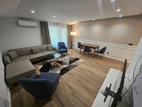 2 bedrooms, 3 beds