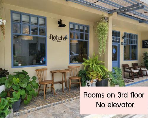 Achcha hotel - itsaraphap MRT station - Wat Arun, Bangkok