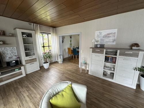 One-Bedroom Apartment with Shower