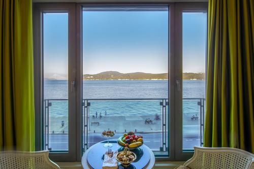 A környék, The Central Palace Bosphorus Tarabya in Sariyer