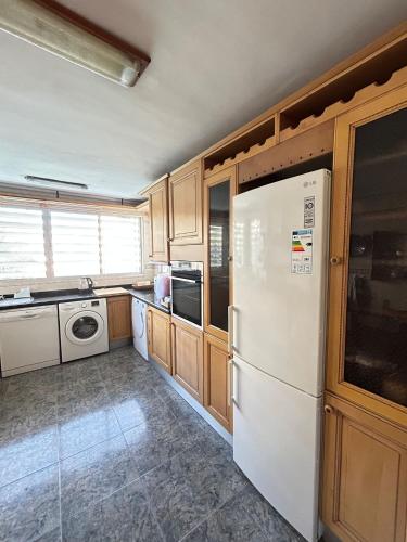 Fuengirola 3 Bedroom and Free Parking - 600m from the Beach