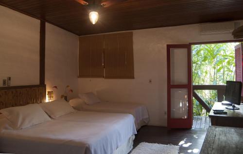 1 double bed, 1 twin bed