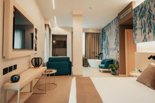 Shared lounge/TV area, Lumia Hotel in Termoli