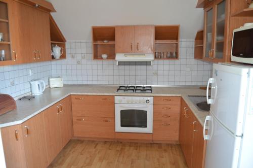 Kitchen, Penzion Ubytovani Kvetinova in Krelov-Bruchotin