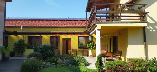 Balcony/terrace, Penzion Ubytovani Kvetinova in Krelov-Bruchotin