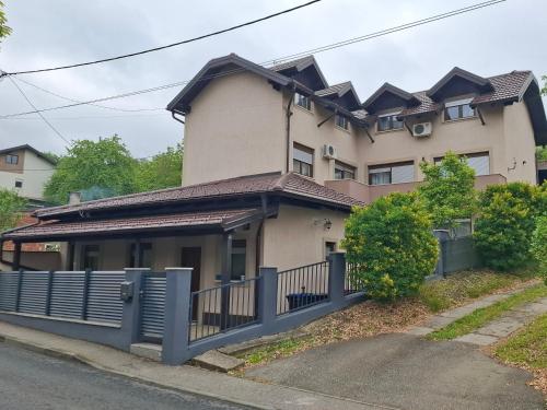 Apartman Folka