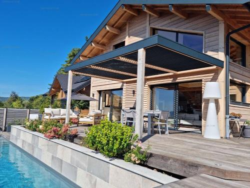 Villa Lavy Lac d'Annecy Superbe maison familiale pour 6 personnes avec piscine - Location, gîte - Argonay