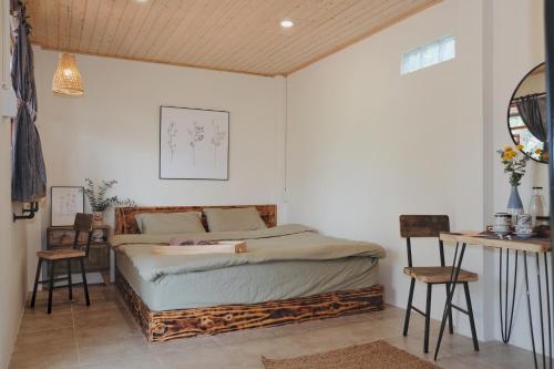 1 queen bed