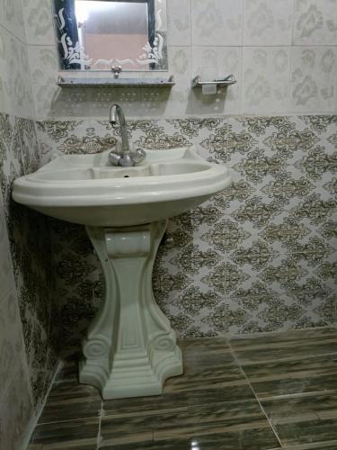 Lahore City Hotel - image 14