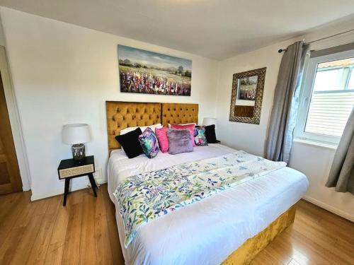 3 Bed House with 6 Beds by Sensational Stay - image 3