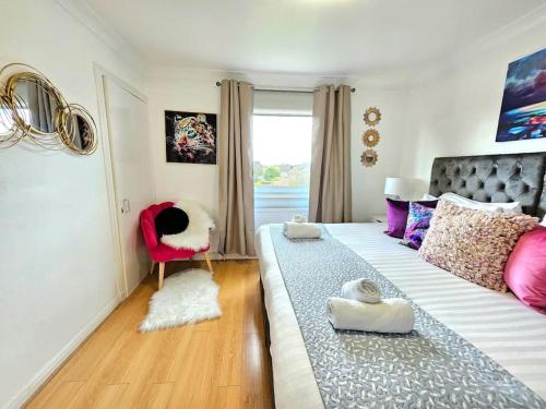 3 Bed House with 6 Beds by Sensational Stay - image 3