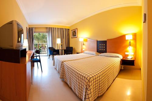 Hotel THe Costa Taurito - image 3