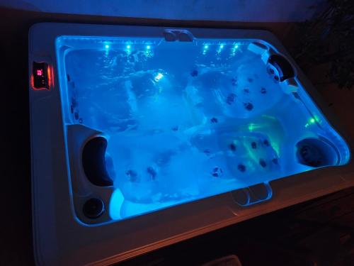 Maison 3 étoiles à 50m mer plages îles nature piscine chauffée jacuzzi privé WIFI gîte à louer Piédemont