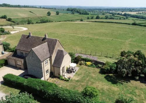 The Cottage at Maugersbury - Idyllic Cotswold's cottage with unobstructed views