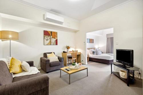 Perth Premium 1 Bedroom - Tap to explore photos