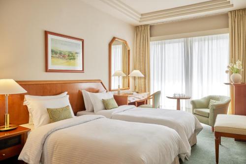 2 twin beds