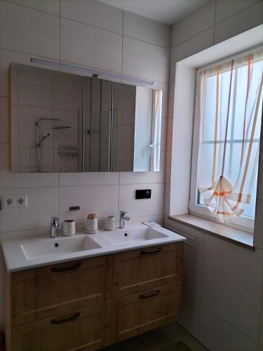 Bathroom, Ferienhaus/Bungalow Monheimer Alb barrierefrei in Monheim