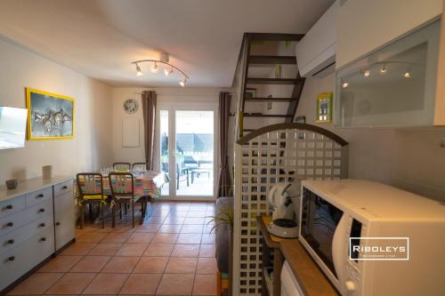 Kitchen, Vias-plage - Maison climatisee a 450m de la mer near Le Saint Pierre