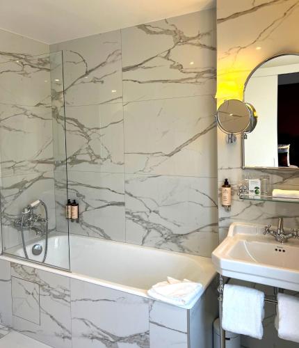 New Hotel Republique – Paris, TX