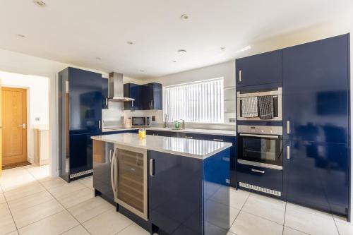 Konyha, Supreme Class Properties in Eastchurch