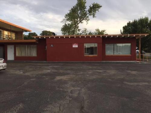 Statesman Inn – Terre Haute, IN
