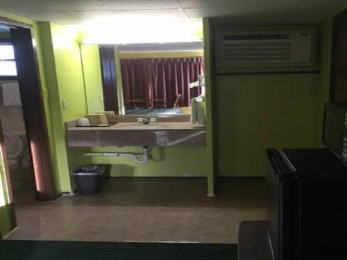 Statesman Inn – Terre Haute, IN