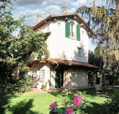  Modern apartment with garden in Carrù, 70 sqm, private parking in Carrù