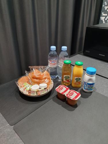 餐飲選擇, Studio Hot - Love Room Studios in 聖阿沃爾德