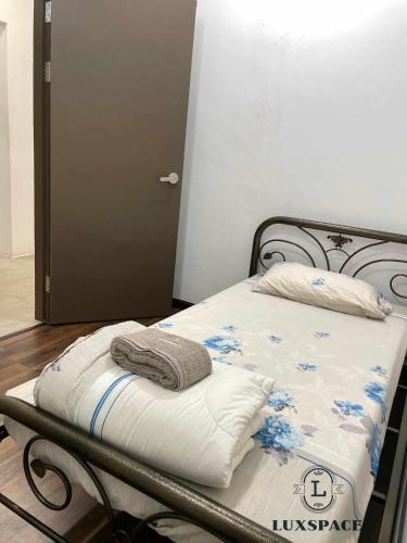 Kuching Cozy Balinese Style Rex Apartment Near BDC